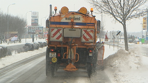 Winterdienst bei der Straßenräumung