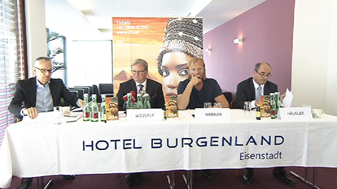 Wolfgang Werner bei der Pressekonferenz über die Zukunft der Opernfestspiele
