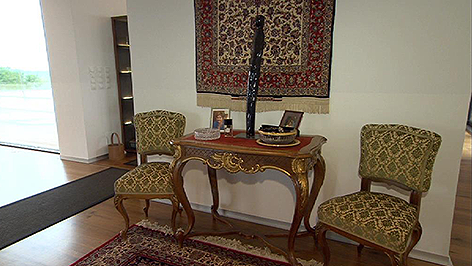 Alte Möbel im Eingangsbereich