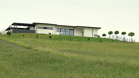 Haus auf dem Hügel in Rudersdorf