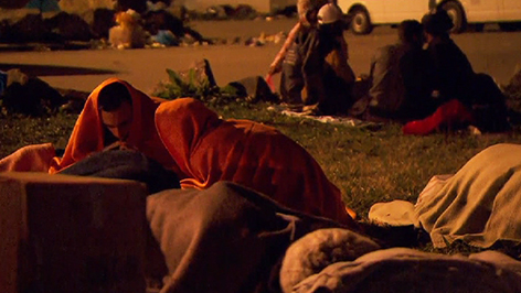 Flüchtlinge verbringen Nacht in Nickelsdorf