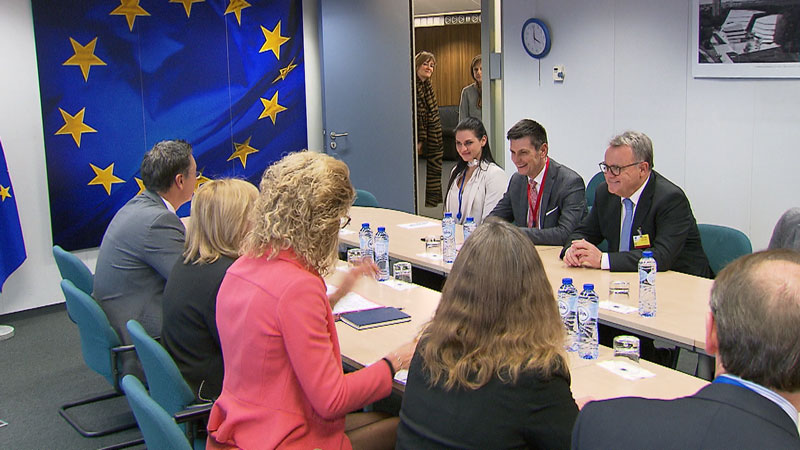Illedits und Niessl bei einer Sitzung in Brüssel
