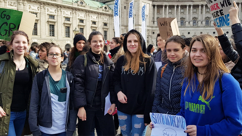 Burgenländische Schülerinnen und Schüler bei der Klimaschutzdemonstration in Wien