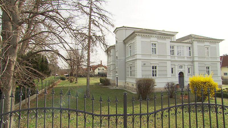 Villa des Unternehmerehepaars in Neufeld