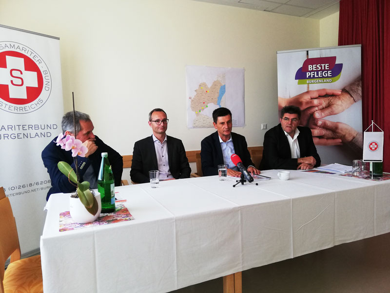 Bügermeister von Rohrbach, Draßburg, Schattendorf und Christian Illedits sitzen bei der Pressekonferenz
